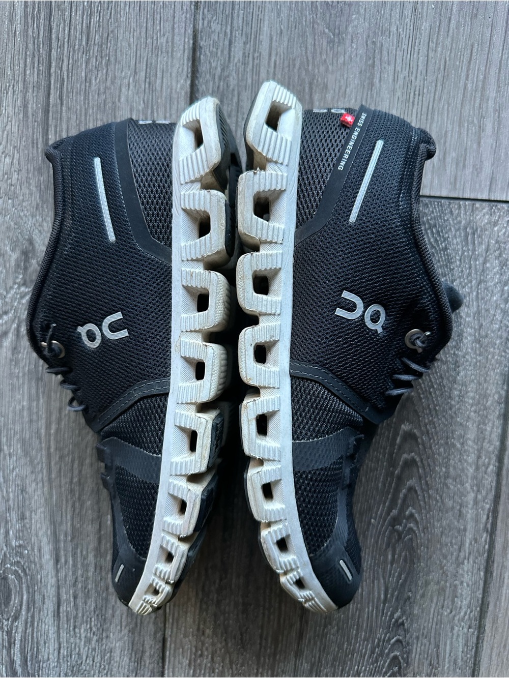 ON Women's Cloud Running Shoes - Black/White
